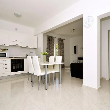 Holiday home House Pazanin